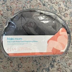 Frida Pregnancy pillow